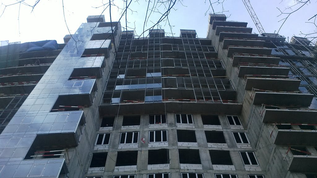Панорамное остекление квартрр без балкона во 2 корпусе