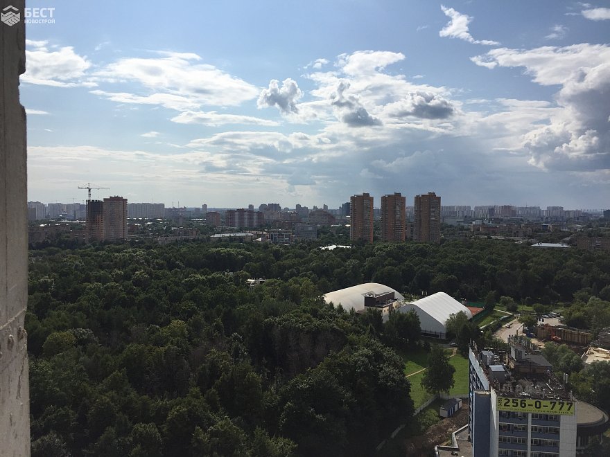Вид с 23 этажа из 3к квартиры на Химки и парк Л. Толстого